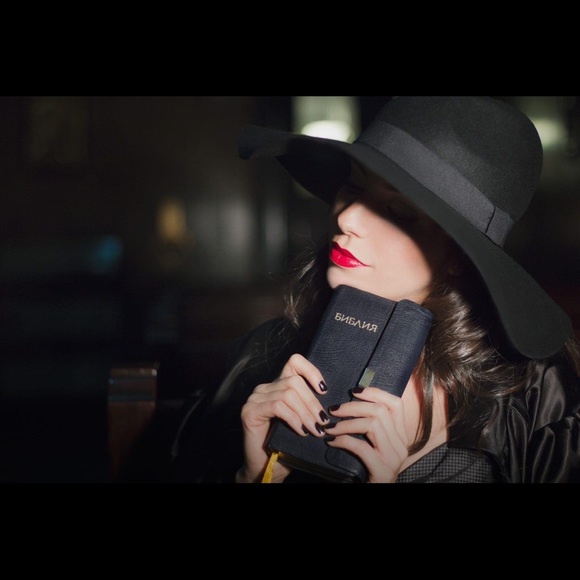 Dolce and Gabbana haute couture vintage bustier! - Picture 8 of 8